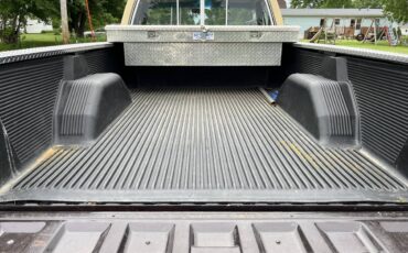 Chevrolet-Silverado-1500-1984-4