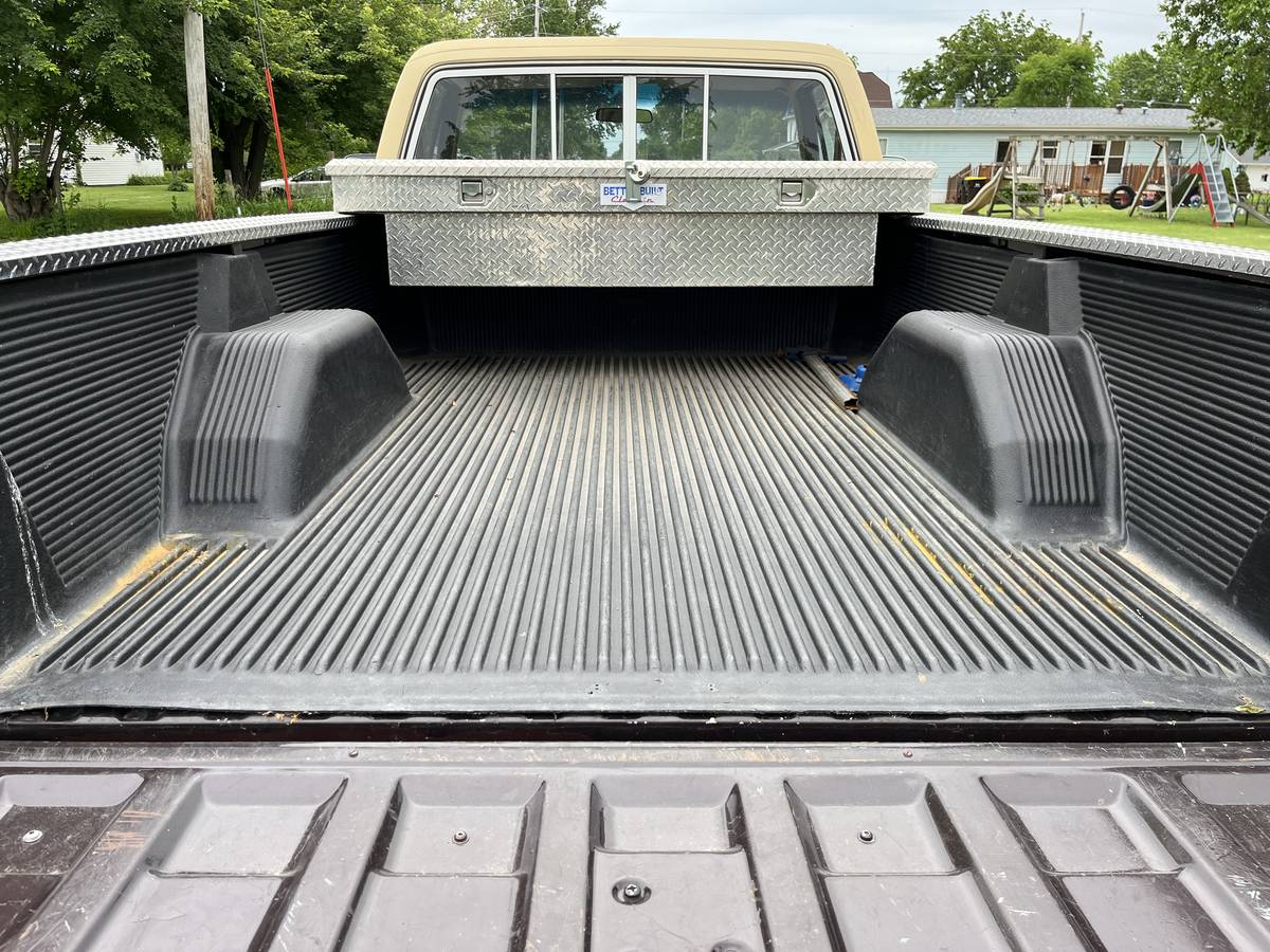 Chevrolet-Silverado-1500-1984-4