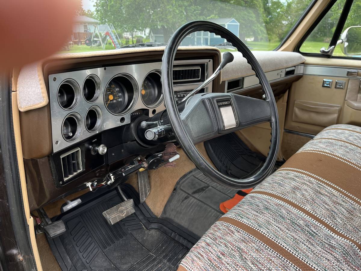 Chevrolet-Silverado-1500-1984-6