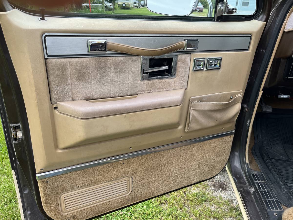 Chevrolet-Silverado-1500-1984-7