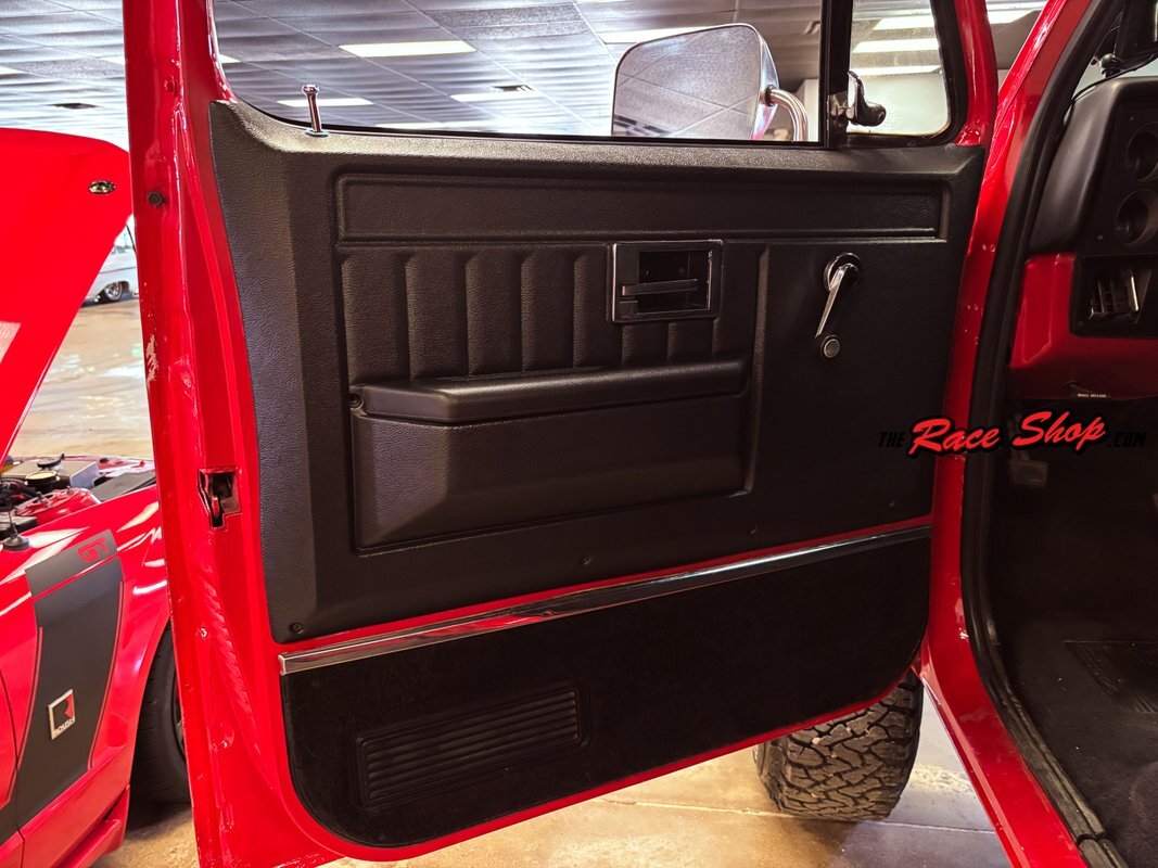 Chevrolet-Silverado-1500-1987-Pickup-Truck-13