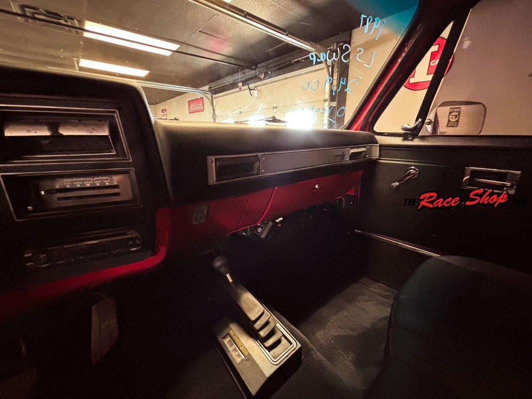 Chevrolet-Silverado-1500-1987-Pickup-Truck-16