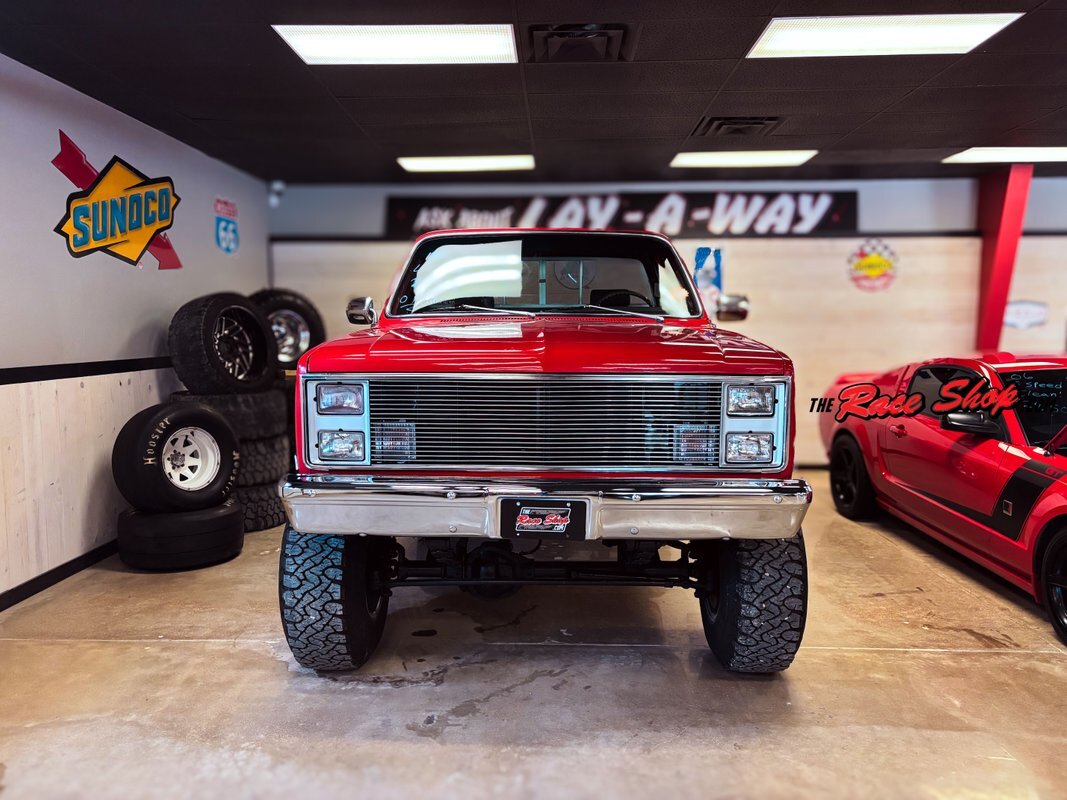 Chevrolet-Silverado-1500-1987-Pickup-Truck-2