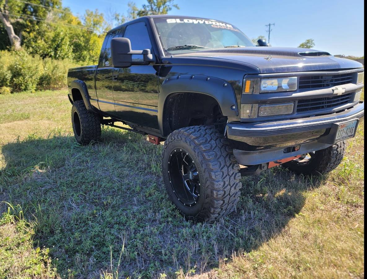 Chevrolet-Silverado-1500-1992-black-2