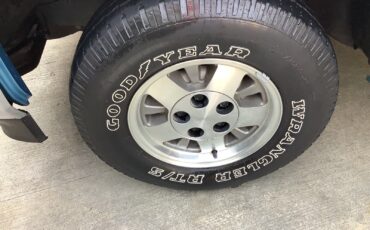 Chevrolet-Silverado-1500-1994-Standard-Cab-Pickup-10