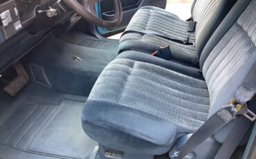 Chevrolet-Silverado-1500-1994-Standard-Cab-Pickup-12