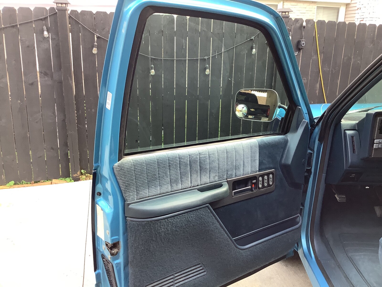 Chevrolet-Silverado-1500-1994-Standard-Cab-Pickup-16