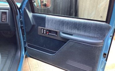 Chevrolet-Silverado-1500-1994-Standard-Cab-Pickup-17