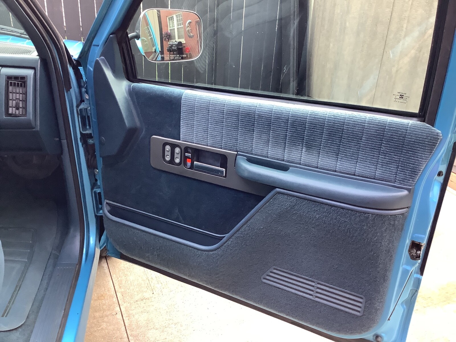 Chevrolet-Silverado-1500-1994-Standard-Cab-Pickup-17