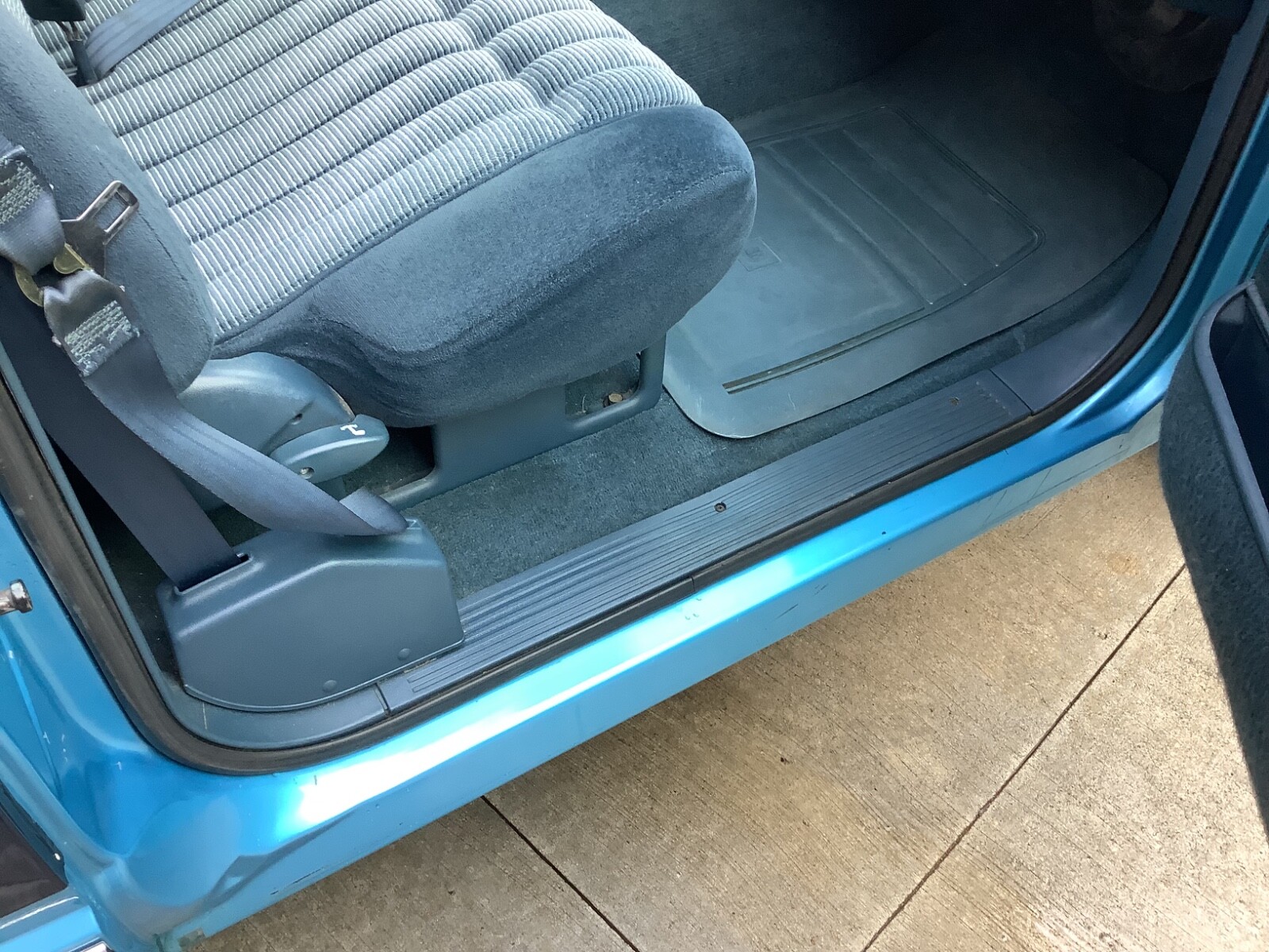 Chevrolet-Silverado-1500-1994-Standard-Cab-Pickup-18