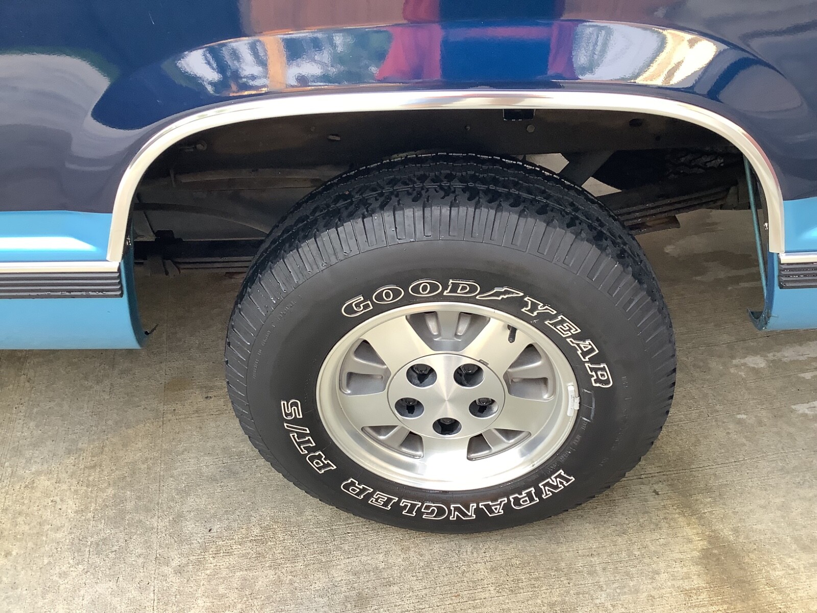 Chevrolet-Silverado-1500-1994-Standard-Cab-Pickup-9