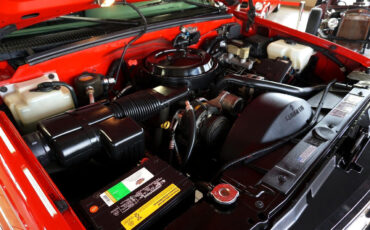 Chevrolet-Silverado-1500-1995-Classic-Car-31