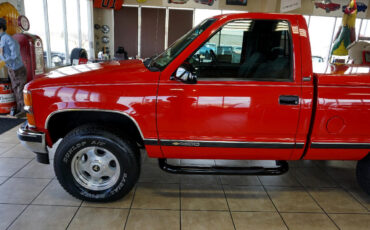 Chevrolet-Silverado-1500-1995-Classic-Car-36