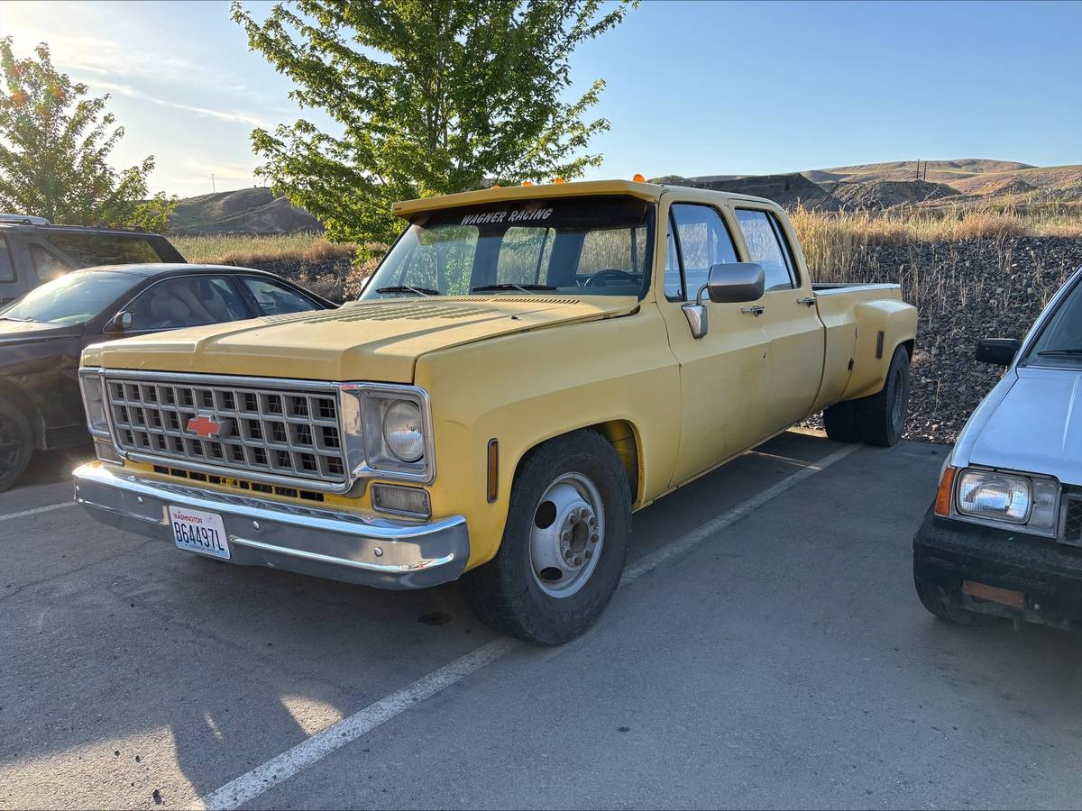 Chevrolet-Silverado-1976-yellow-1