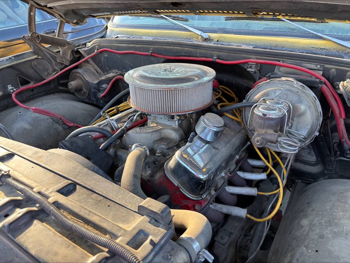 Chevrolet-Silverado-1976-yellow-13