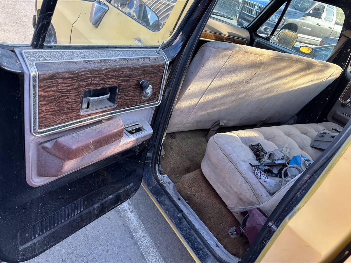 Chevrolet-Silverado-1976-yellow-18