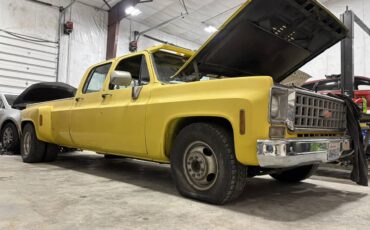 Chevrolet-Silverado-1976-yellow