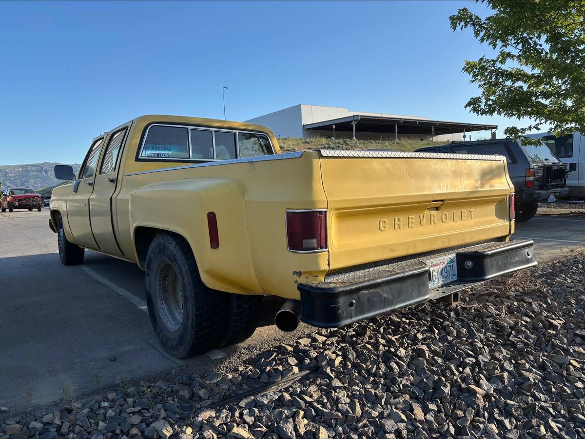 Chevrolet-Silverado-1976-yellow-3