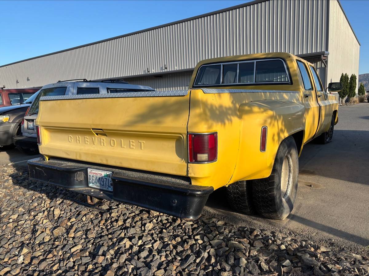 Chevrolet-Silverado-1976-yellow-4