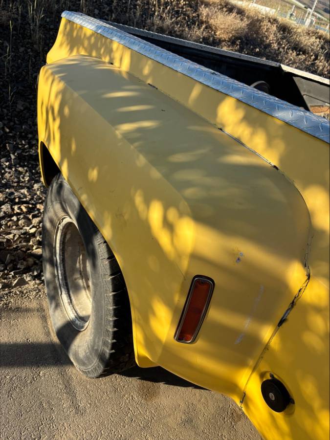 Chevrolet-Silverado-1976-yellow-6