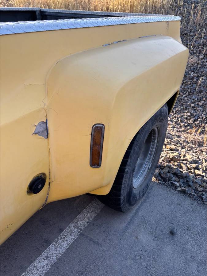 Chevrolet-Silverado-1976-yellow-8