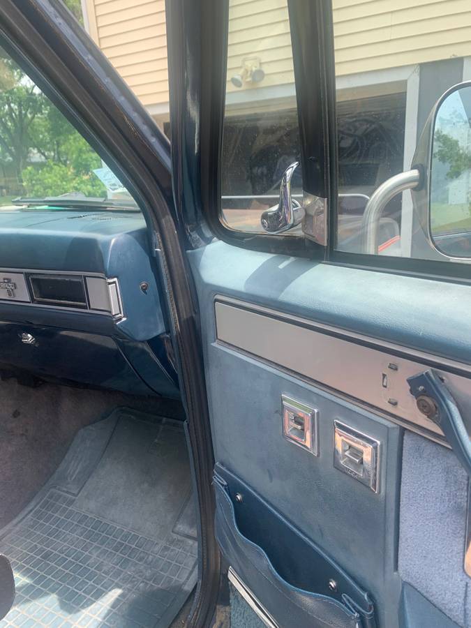 Chevrolet-Silverado-1984-11