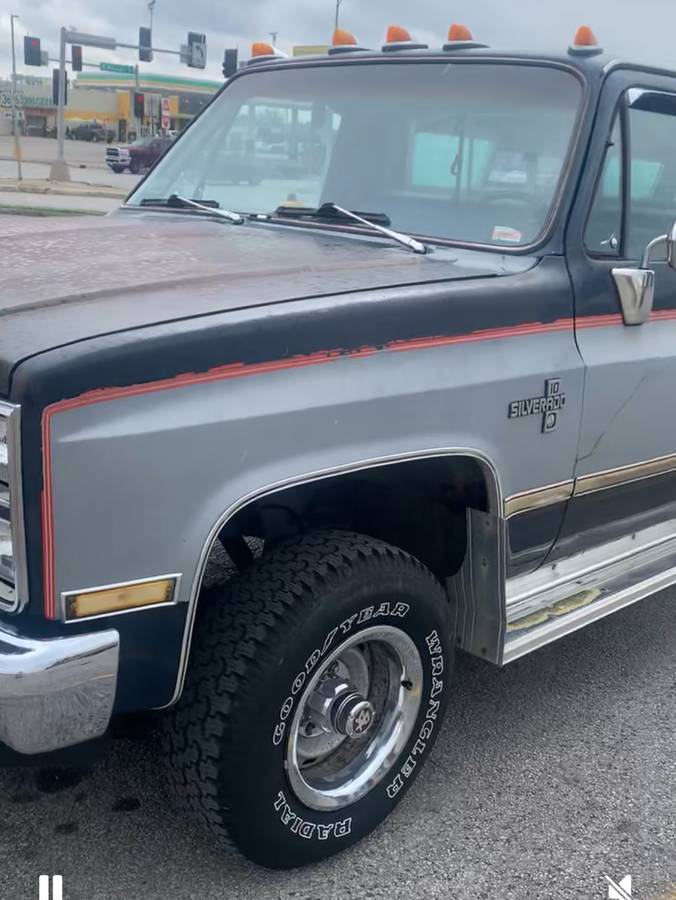 Chevrolet-Silverado-1984-2