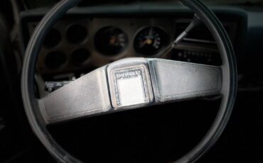Chevrolet-Silverado-1985-white-10