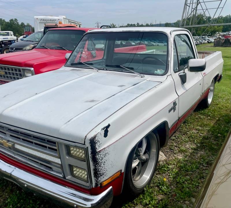 Chevrolet-Silverado-1985-white-2