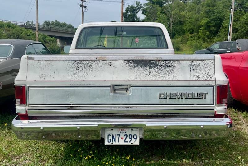 Chevrolet-Silverado-1985-white-3