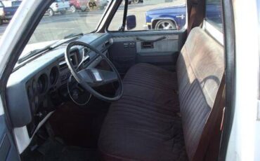 Chevrolet-Silverado-1985-white-4