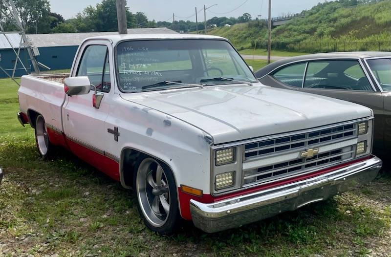 Chevrolet Silverado  1985 white