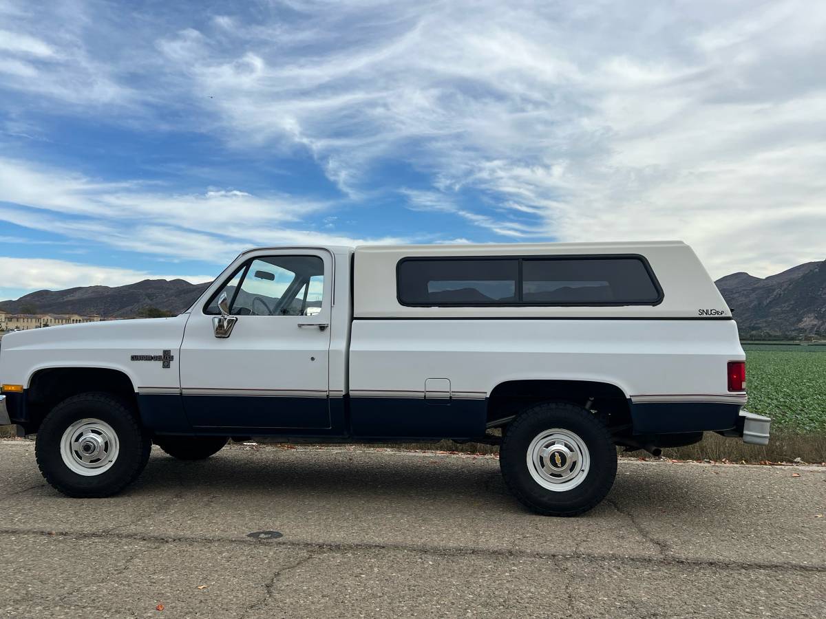 Chevrolet-Silverado-1987-white-10