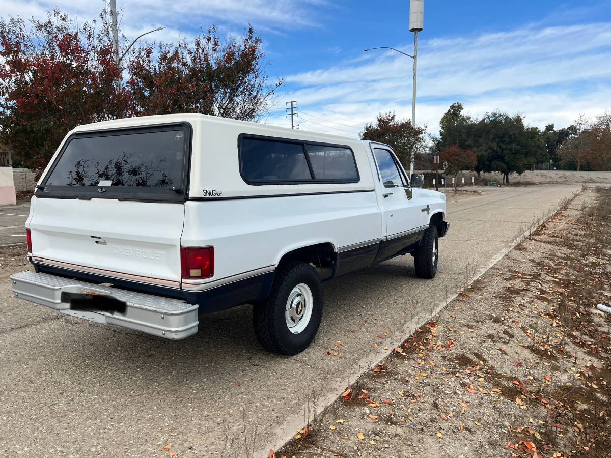 Chevrolet-Silverado-1987-white-2