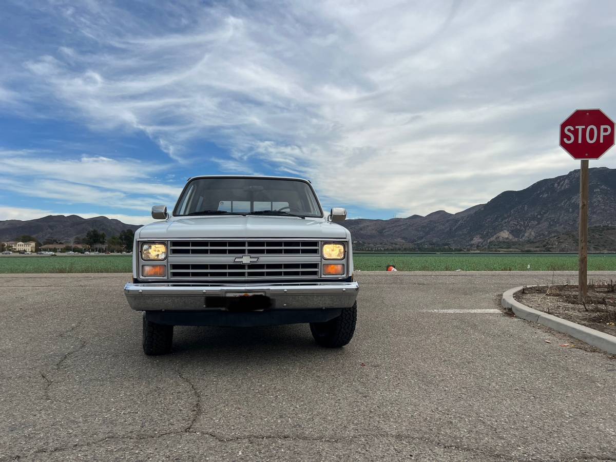 Chevrolet-Silverado-1987-white-7