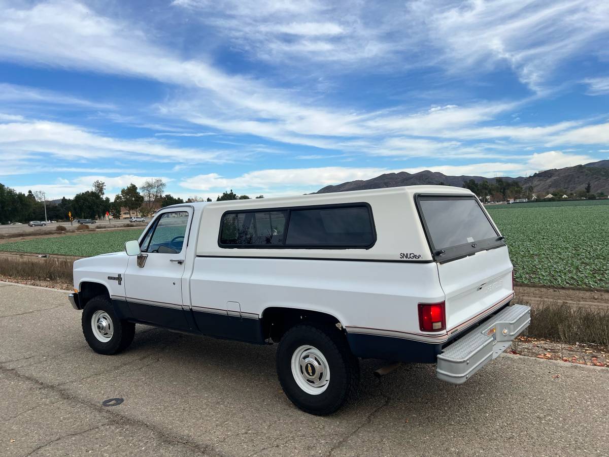 Chevrolet Silverado  1987 white