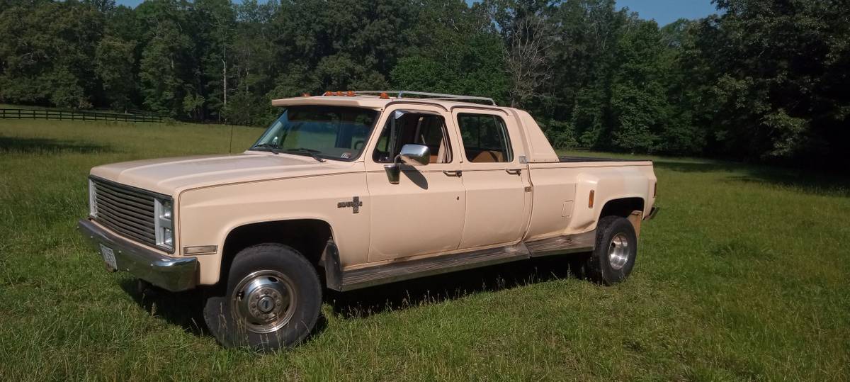 Chevrolet-Silverado-1988-custom-1
