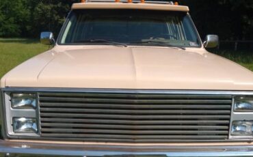 Chevrolet-Silverado-1988-custom-2