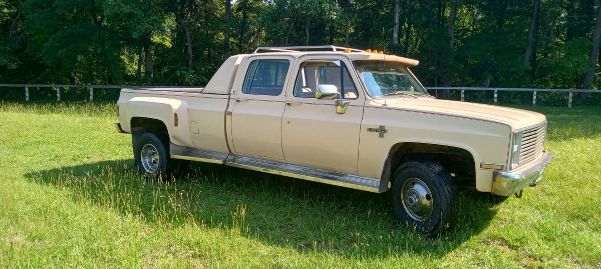 Chevrolet-Silverado-1988-custom-6