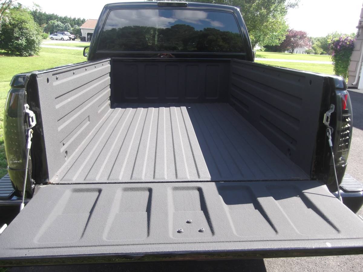 Chevrolet-Silverado-1995-black-3