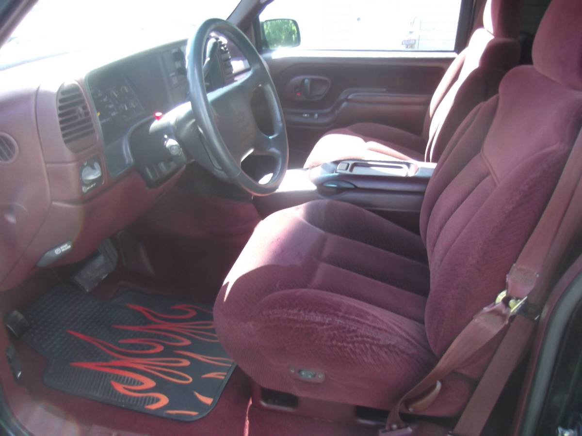 Chevrolet-Silverado-1995-black-4