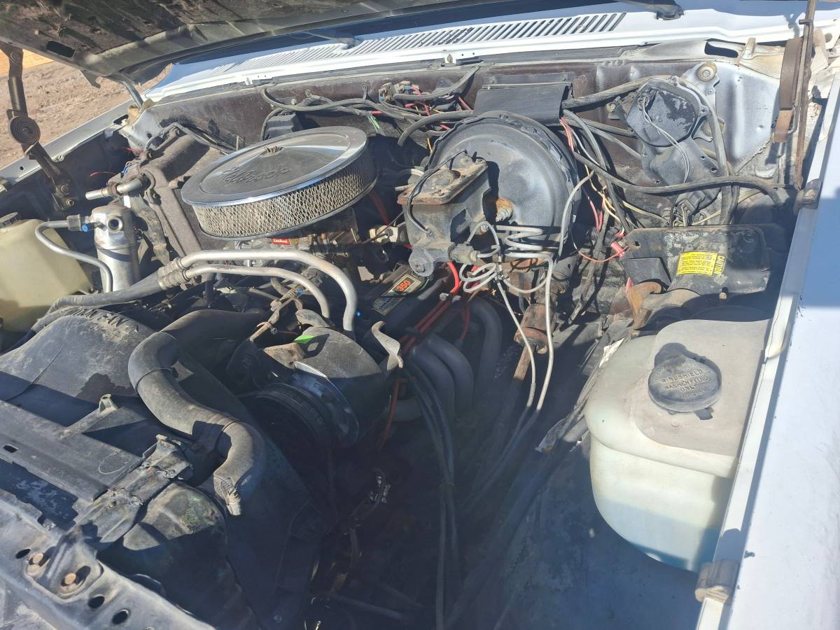 Chevrolet-Silverado-2500hd-1985-12