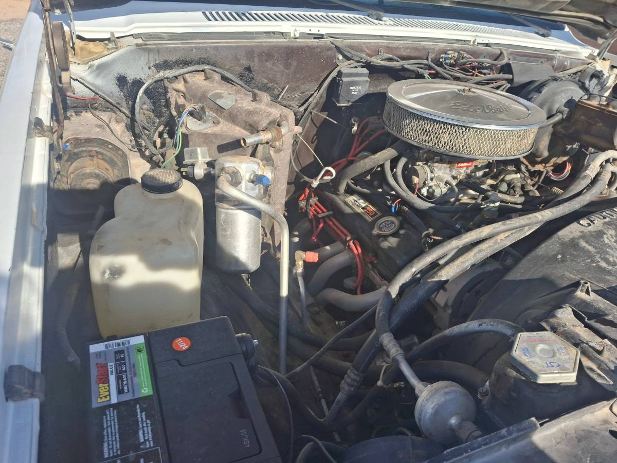 Chevrolet-Silverado-2500hd-1985-13