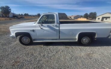 Chevrolet-Silverado-2500hd-1985-23