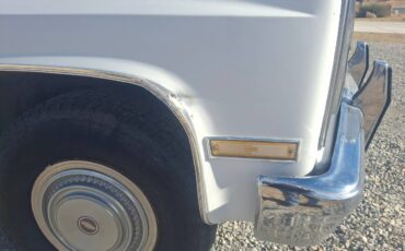 Chevrolet-Silverado-2500hd-1985-5