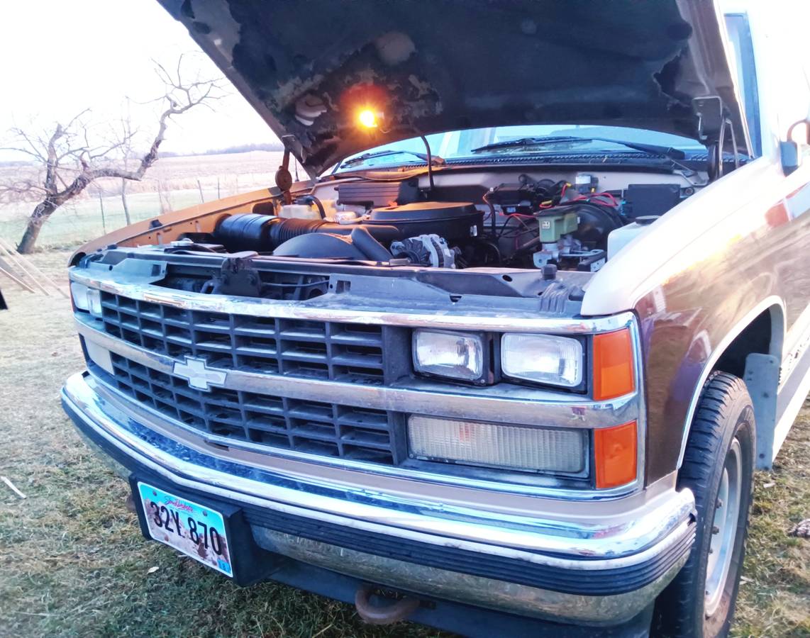 Chevrolet-Silverado-2500hd-1988-brown-11