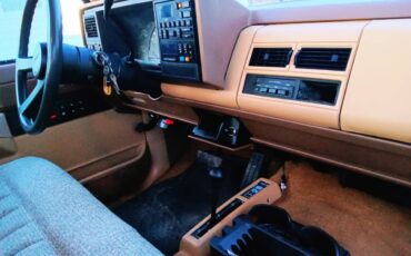 Chevrolet-Silverado-2500hd-1988-brown-17