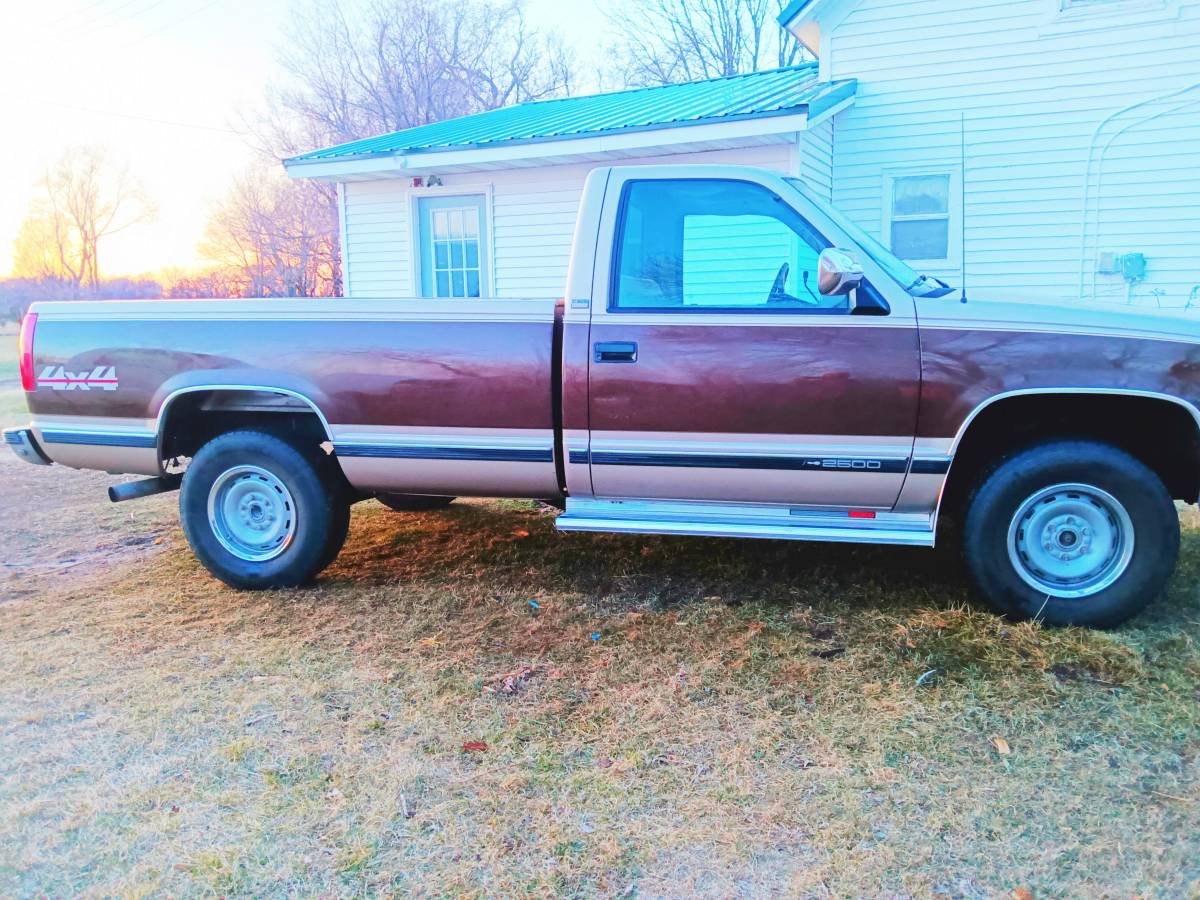 Chevrolet-Silverado-2500hd-1988-brown-3