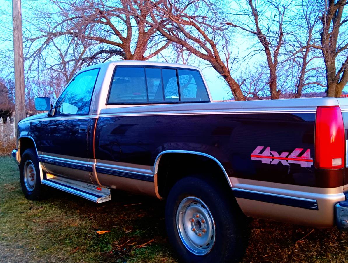 Chevrolet-Silverado-2500hd-1988-brown-4