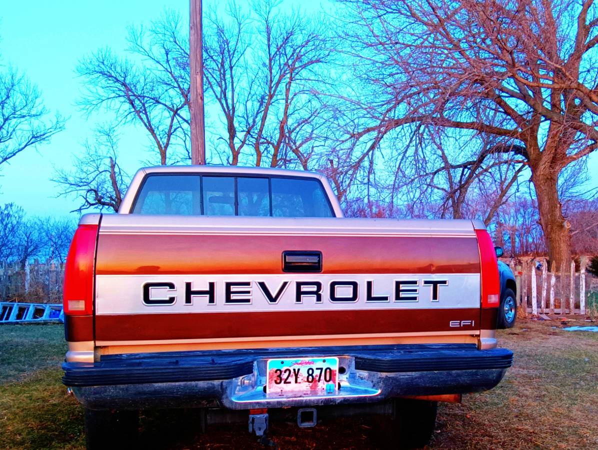 Chevrolet-Silverado-2500hd-1988-brown-5